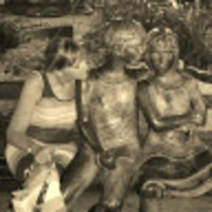 Meet your Posher, Claudia